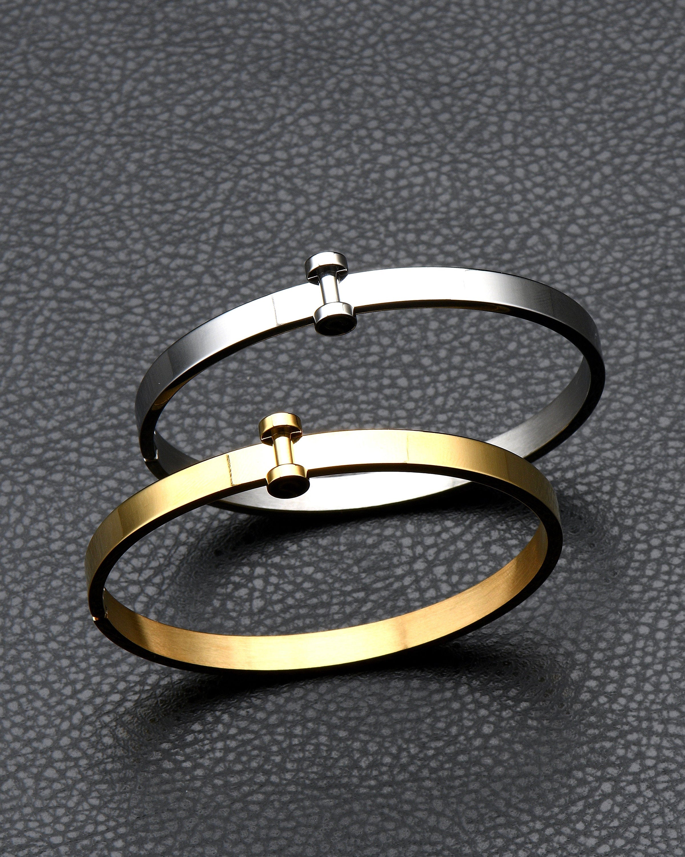 Dumbbell Bangle Bracelet, Dumbbell Pendant Bracelet, Weight Lifting Bracelet, Gym Jewelry, Gift for Gym Lover, Gym bracelet, Bangle Jewelry